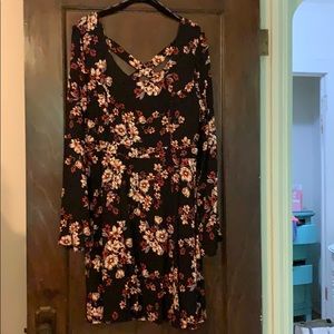 Floral bell sleeve dress